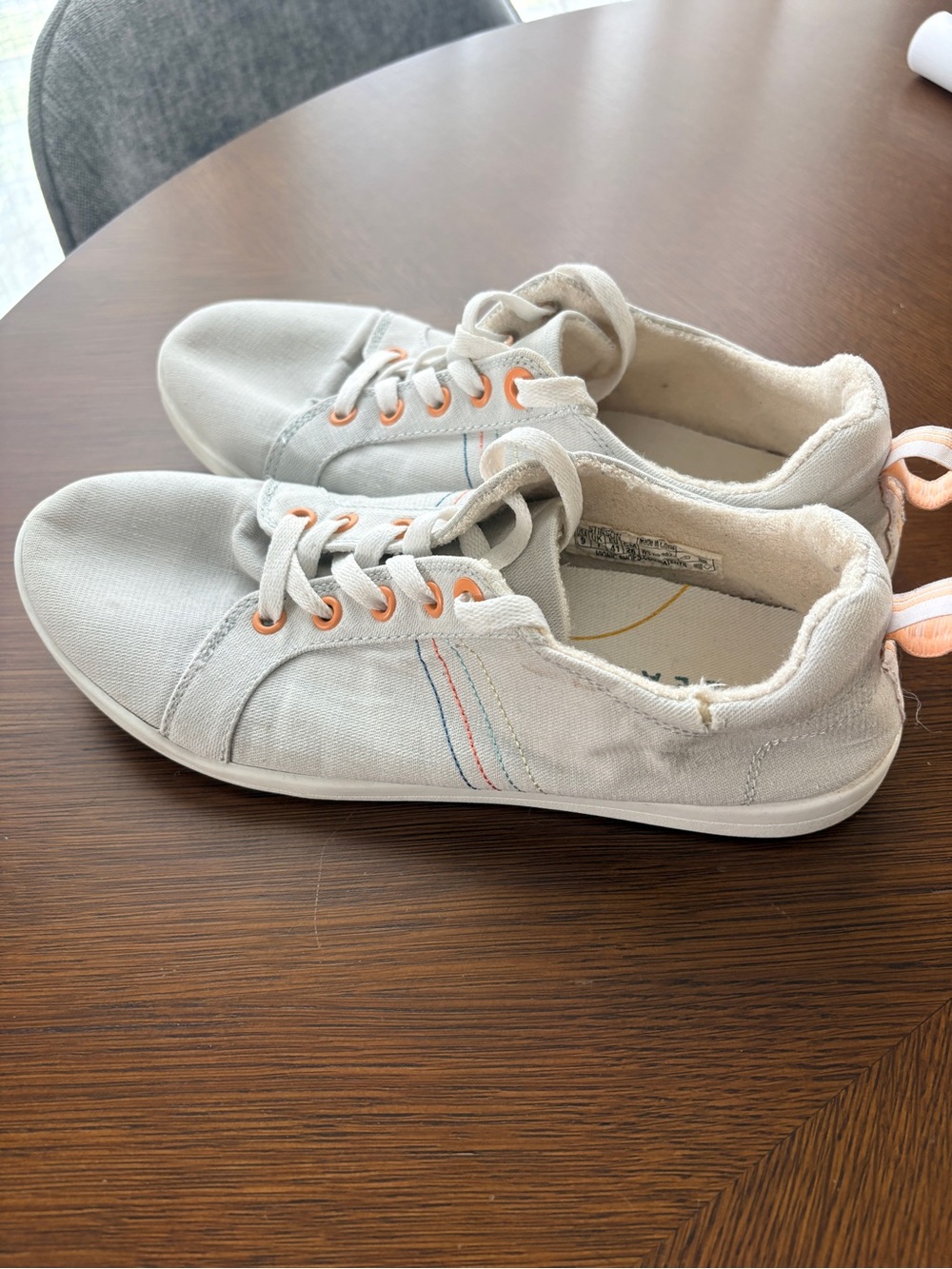 Vionic Beach Light Gray Canvas Lace-Up Sneakers - Picture 2 of 4